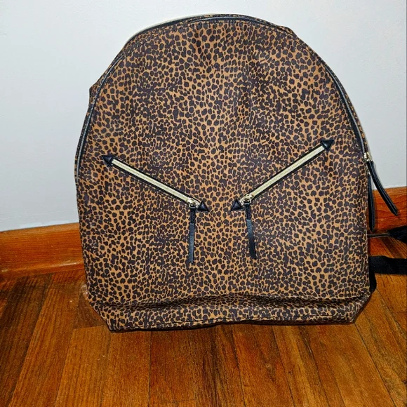 Stella & Dot Lady Boss Leopard Print Backpack Stella & Dot Lady Boss Backpack Animal Leopard Print Brand  main image 4